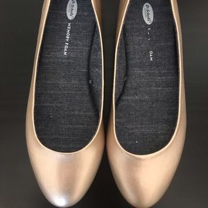 Dr. Scholl’s memory foam flat.